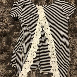 Lacy open back blue stripped daytrip top